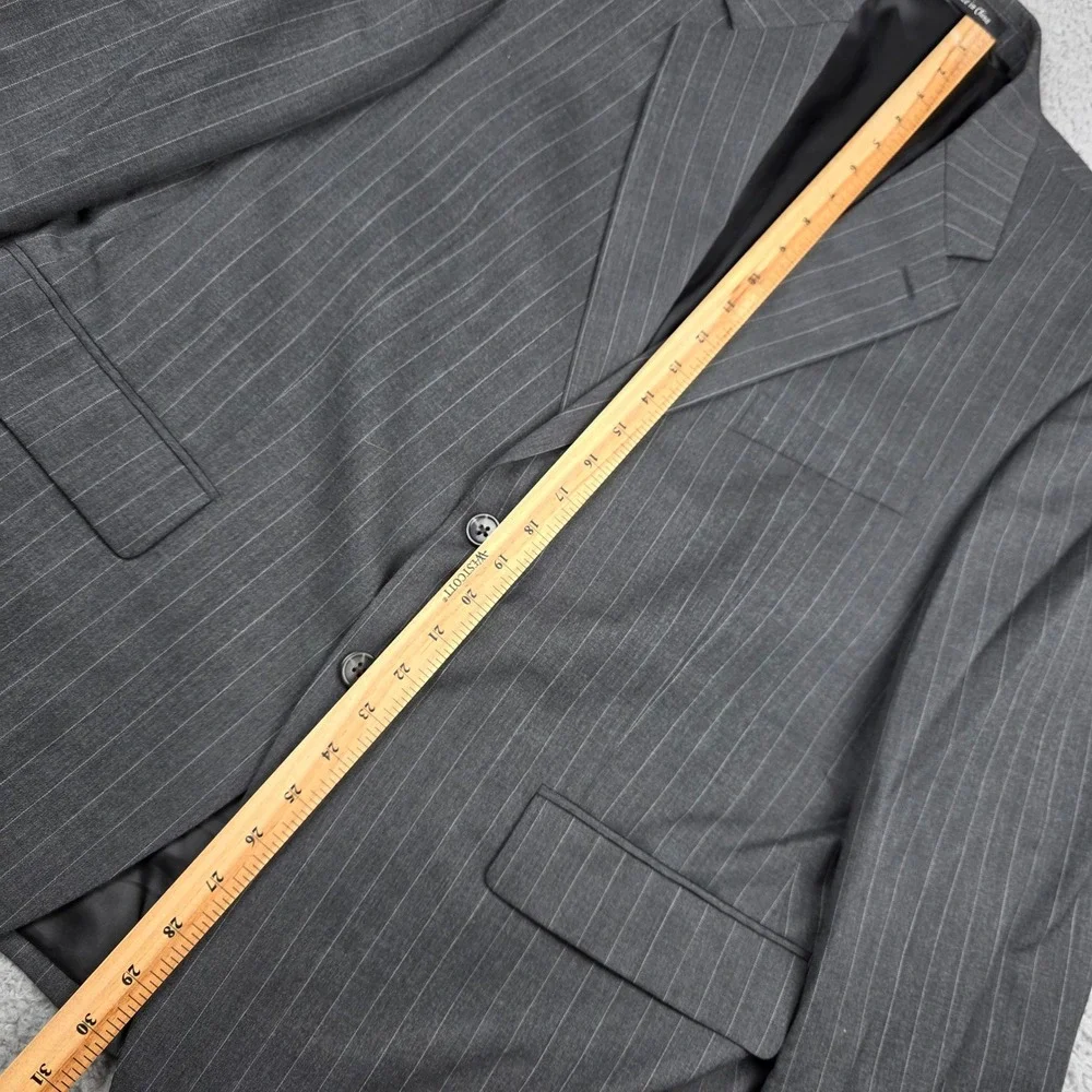 Chaps Mens 42S Suit Jacket Blazer Grey Pinstripe 100% Wool Two Button Sport Coat